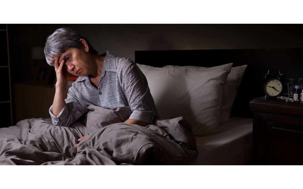 Mất ngủ ở người cao tuổi: Nguyên Nhân Và Cách Giải Quyết - Ảnh 3.