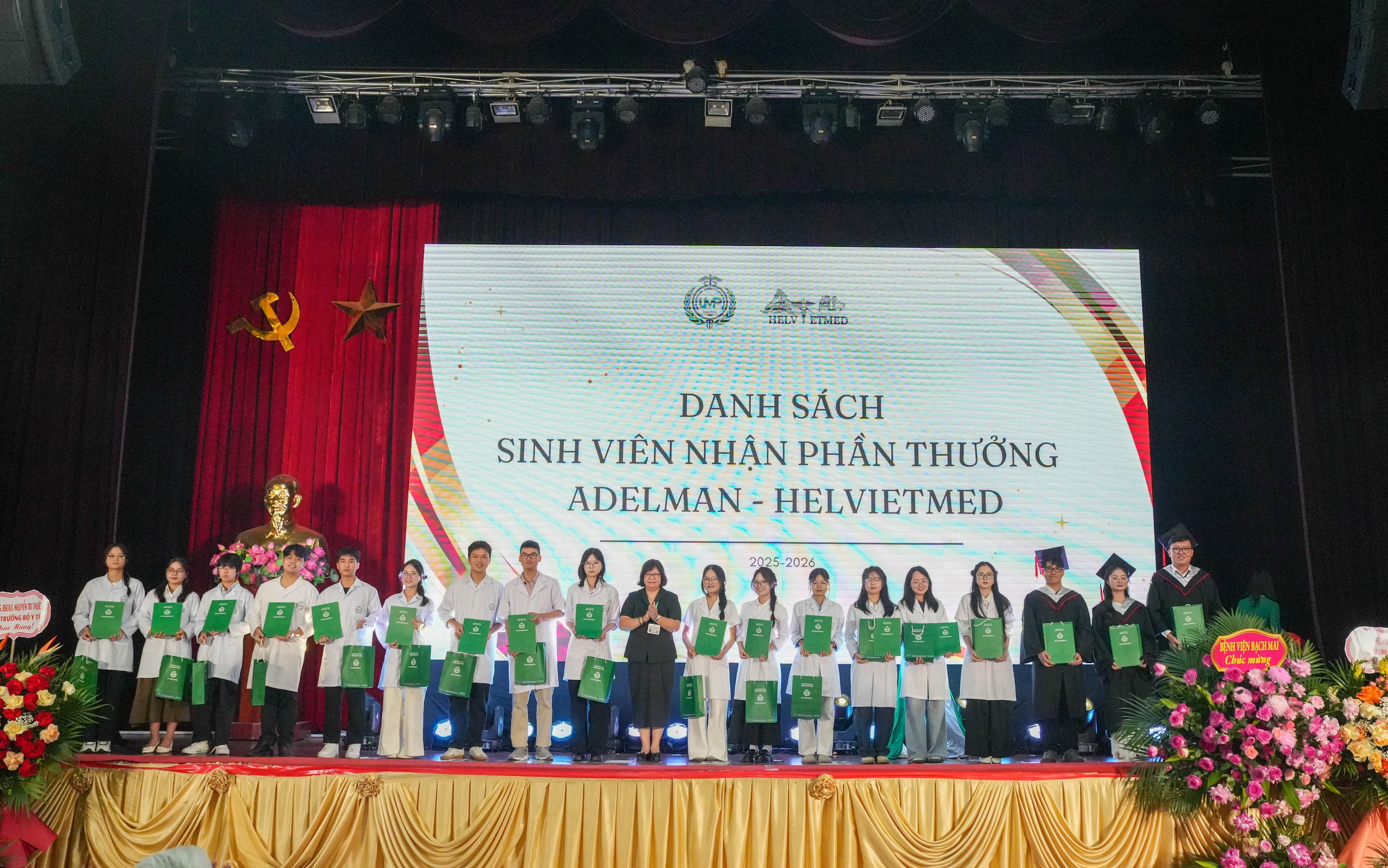 Chào Mừng 407 Tân Bác Sĩ Và Dược Sĩ Đến Với Hành Trình Chăm Sóc Sức Khỏe Nhân Dân