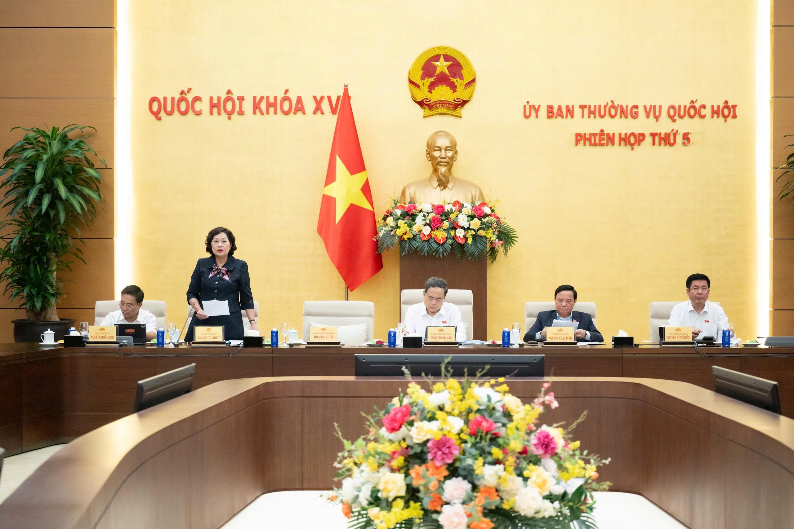 ubtvqh-1787223612695811435217 Hộ kinh doanh, doanh nghiệp doanh thu dưới 10 tỷ đồng được đề xuất giảm 30% thuế- Ảnh 1.
