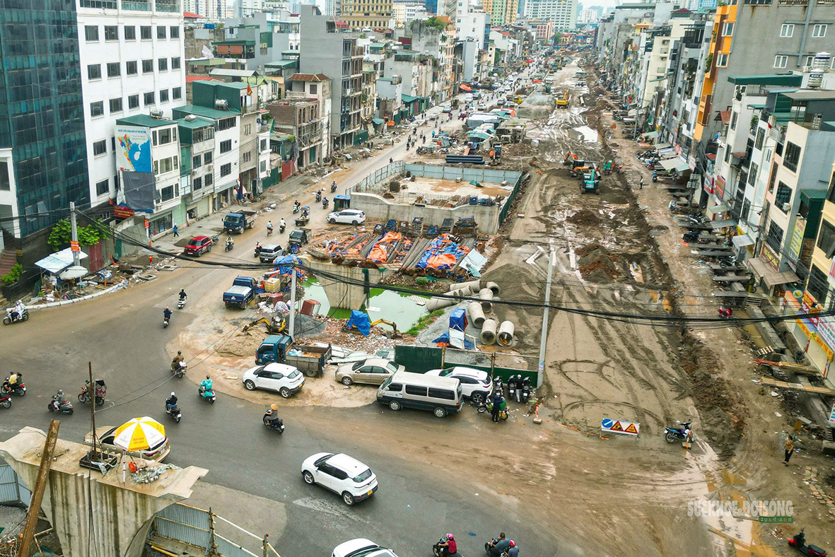 vanh-dai-1-tang-toc-tuyen-duong-hon-22-km-dan-thanh-hinh2-178571776485636204933 Cận cảnh tuyến Vành đai 1 dài hơn 2,2 km đang thi công ở Hà Nội- Ảnh 2.