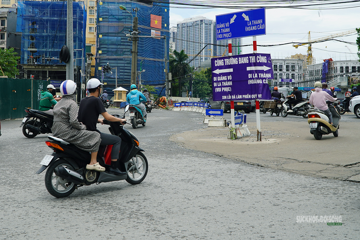 vanh-dai-1-tang-toc-tuyen-duong-hon-22-km-dan-thanh-hinh7-17857178606163424189 Cận cảnh tuyến Vành đai 1 dài hơn 2,2 km đang thi công ở Hà Nội- Ảnh 7.