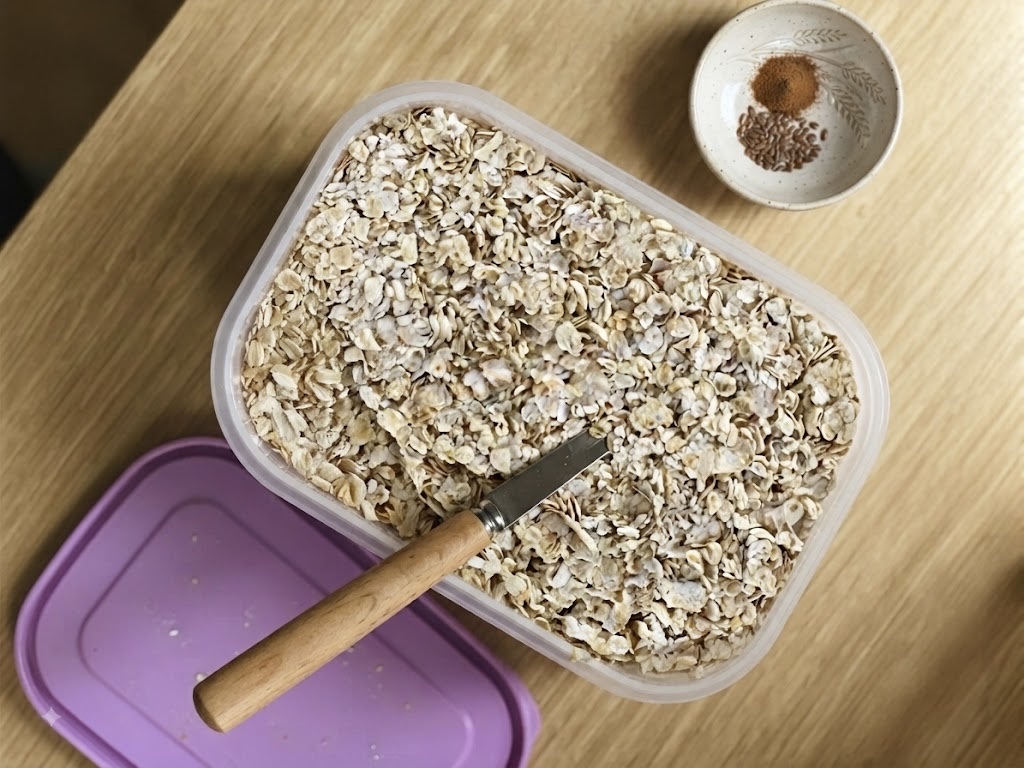 yến mạch Yến mạch - một loại ngũ cốc nguyên hạt tốt cho sức khỏe tim mạch.