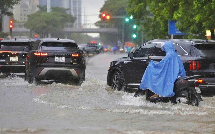 Nhiều khu vực bắt đầu có mưa dông, cảnh báo lũ quét ở Tuyên Quang, Cao Bằng- Ảnh 2.