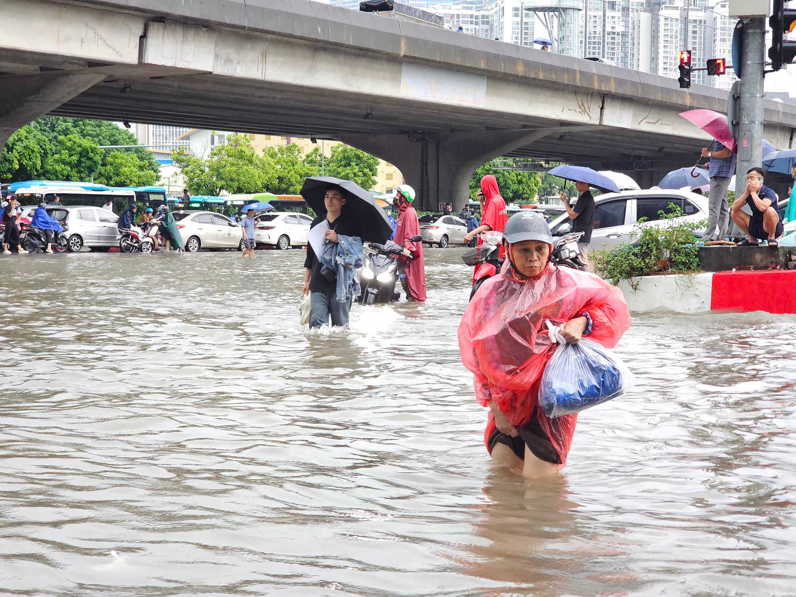 Hà Nội Cải Thiện Hệ Thống Thoát Nước Để Giảm Nguy Cơ Ngập Úng Sau Mưa Lớn