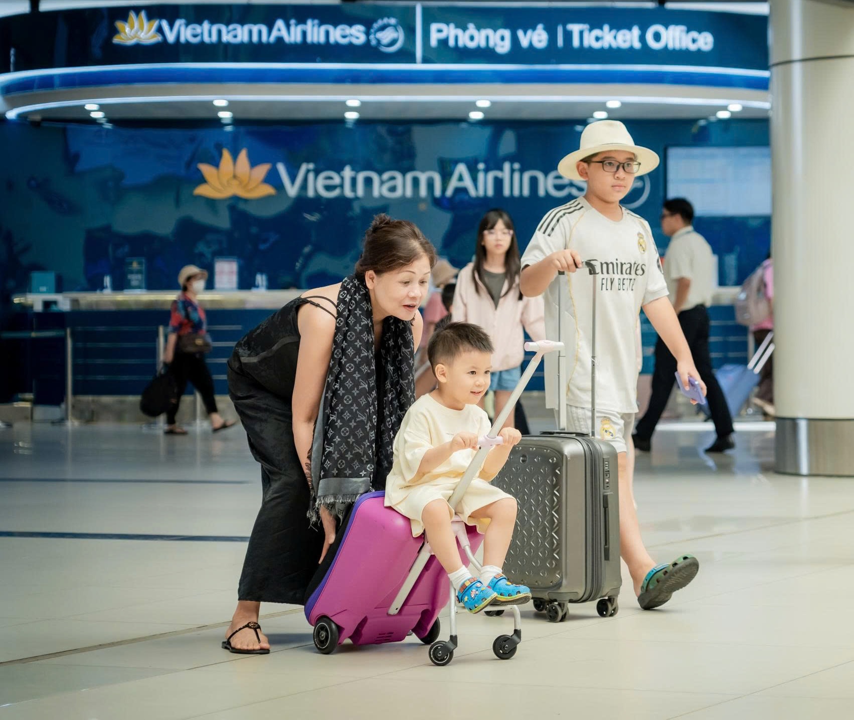Sân Bay Nội Bài Đón Dòng Khách Lớn Trong Dịp Lễ 2/9: Tình Hình Bất Ngờ