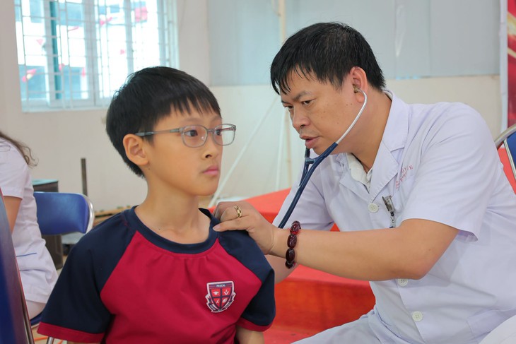 Kiểm tra sức khỏe học đường: Xây lịch sử sức khỏe xuyên suốt từ đầu năm học
