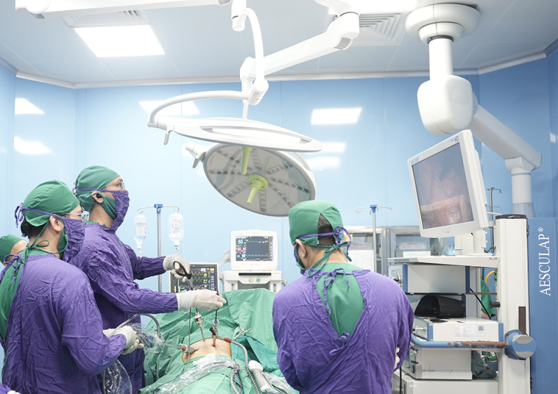 Khối u thận ở người cao tuổi: ca mổ bảo tồn tại Bệnh viện Bãi Cháy