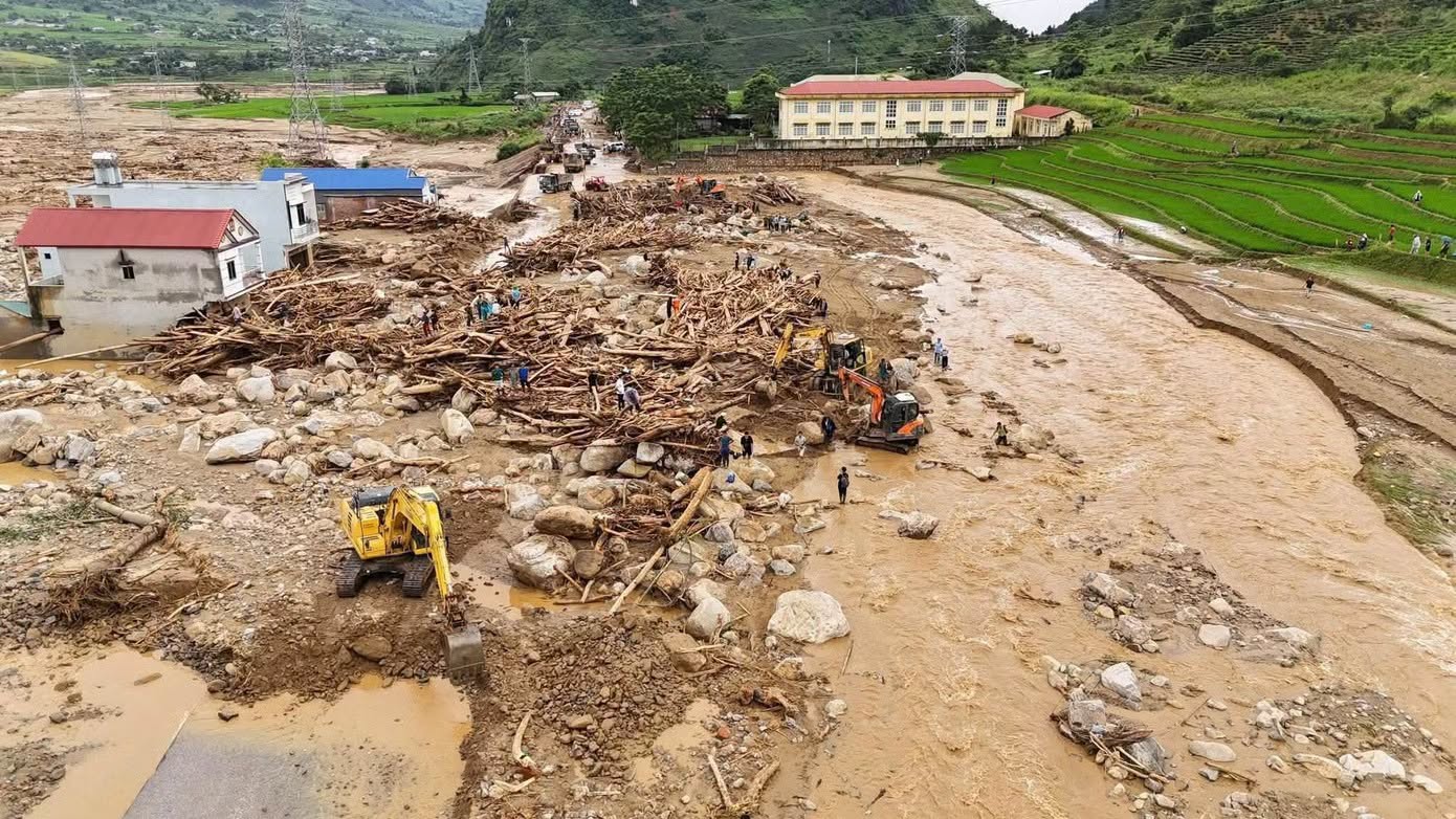 Cảnh báo lũ quét, sạt lở ở 3 tỉnh miền Trung: vùng nguy cơ, diễn biến và cách ứng phó