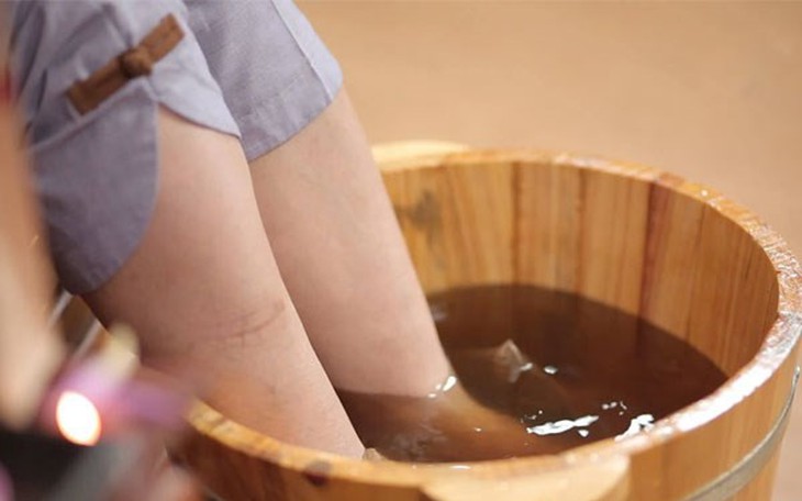 Ngâm chân cần lưu ý gì để nâng cao hiệu quả? - Ảnh 2.