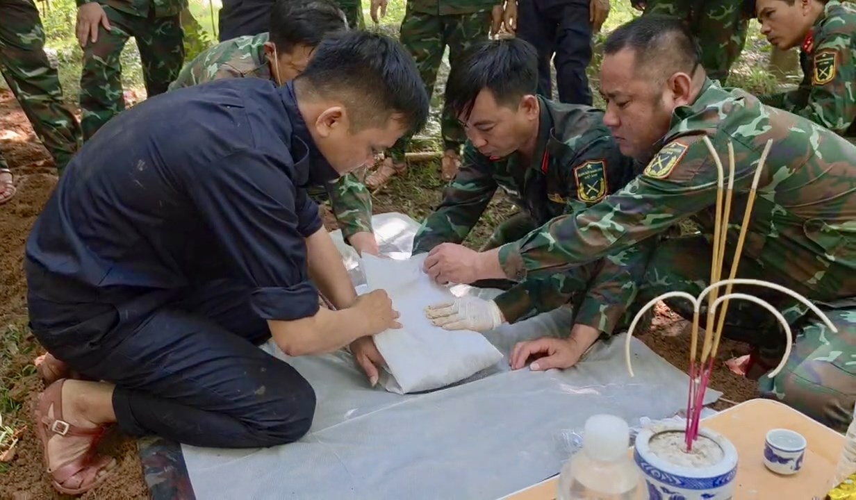 Phát hiện, quy tập hài cốt liệt sĩ tại khu vực biên giới- Ảnh 3.