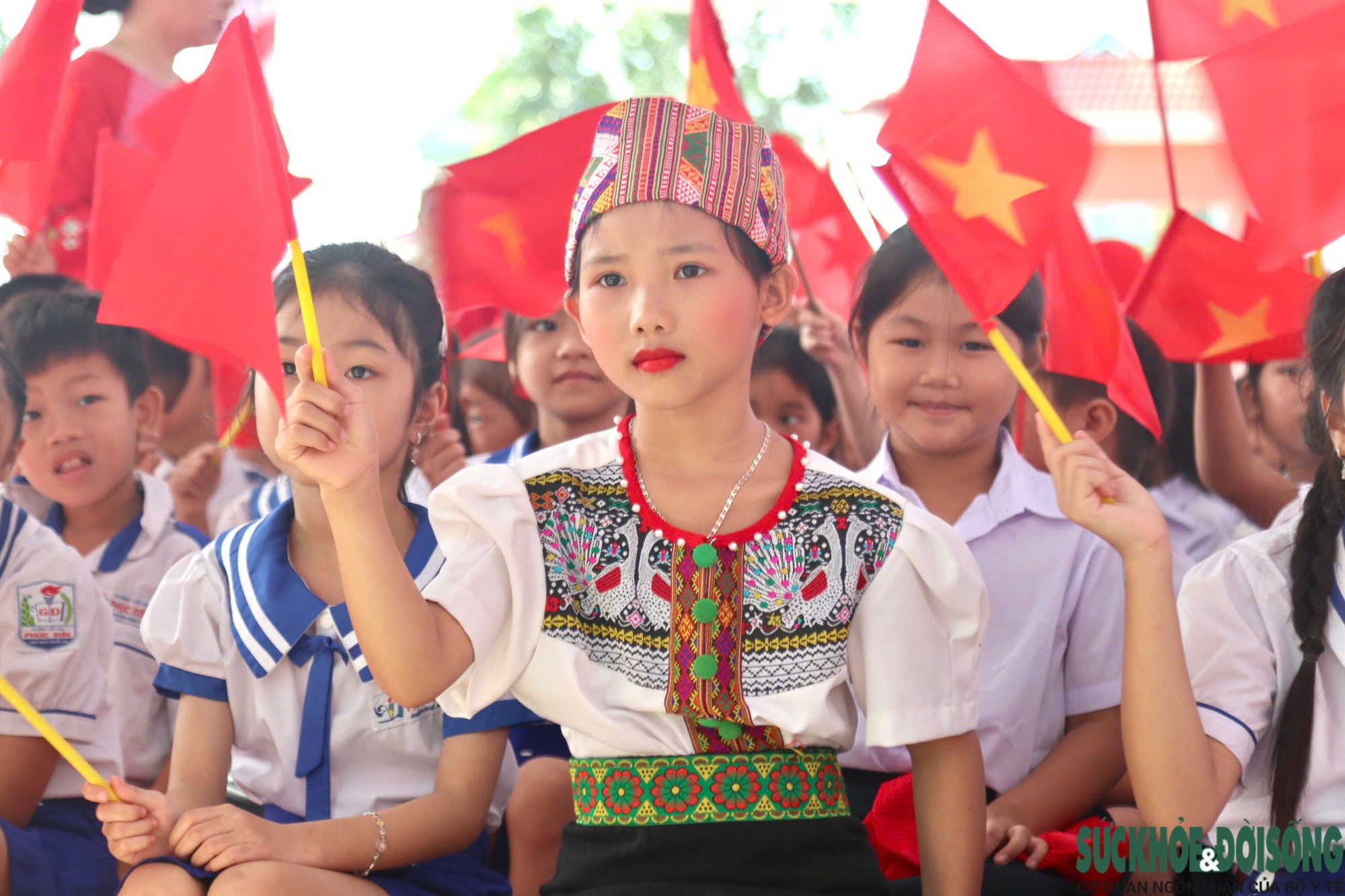 Khai giảng hàng loạt ở Nghệ An: Khi trường nội trú trở thành bước chuyển vận giáo dục vùng biên