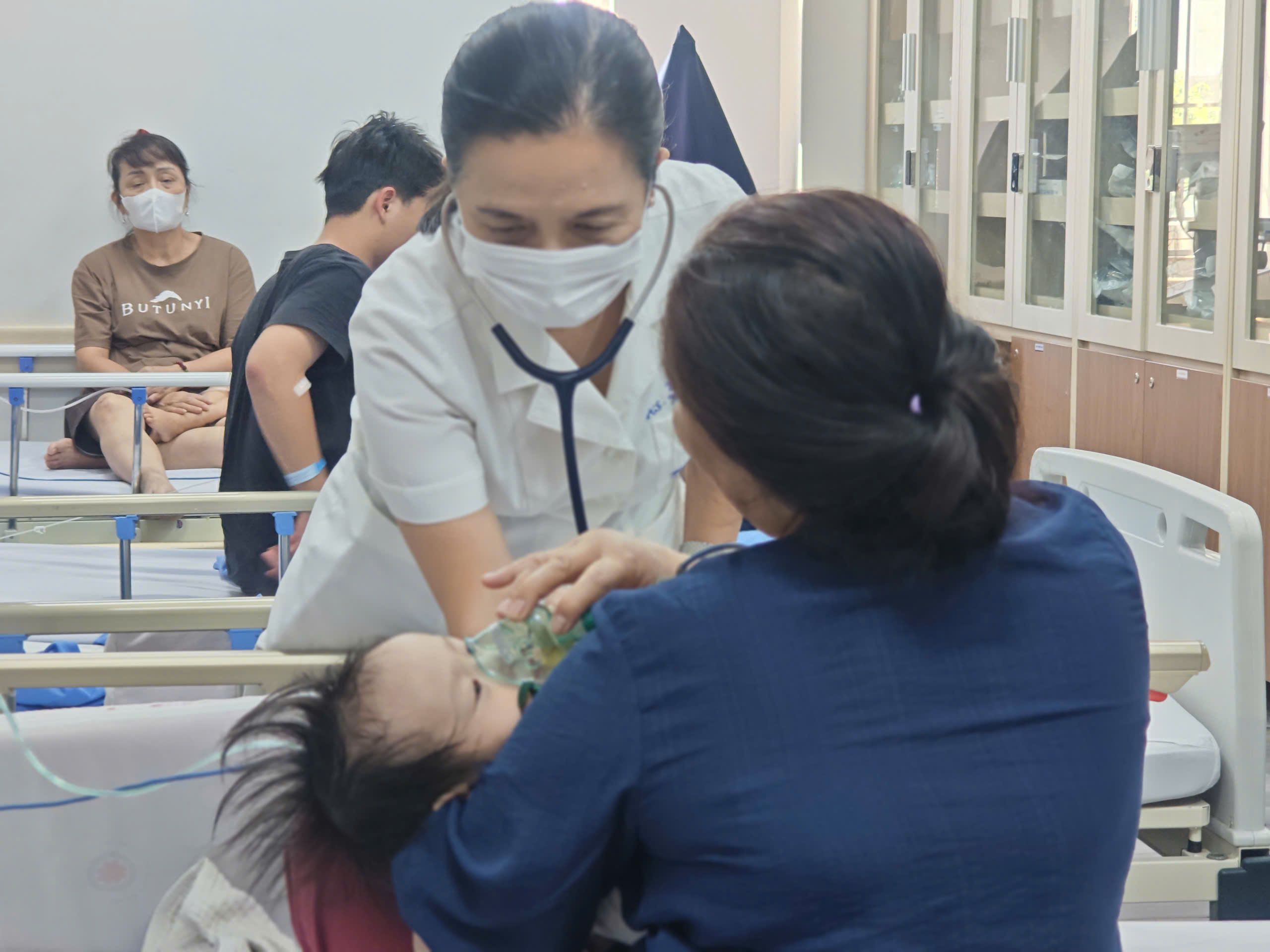 bs-thuy-1788088096285714911777 RSV: Nguyên Nhân và Tại Sao Trẻ Sơ Sinh Dễ Bị Nguy Kịch?- Ảnh 1.