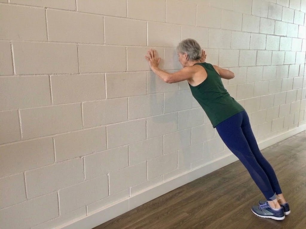 Khám Phá Các Bài Tập Đứng Giúp Cánh Tay Săn Chắc Sau Tuổi 60 - Ảnh 2.