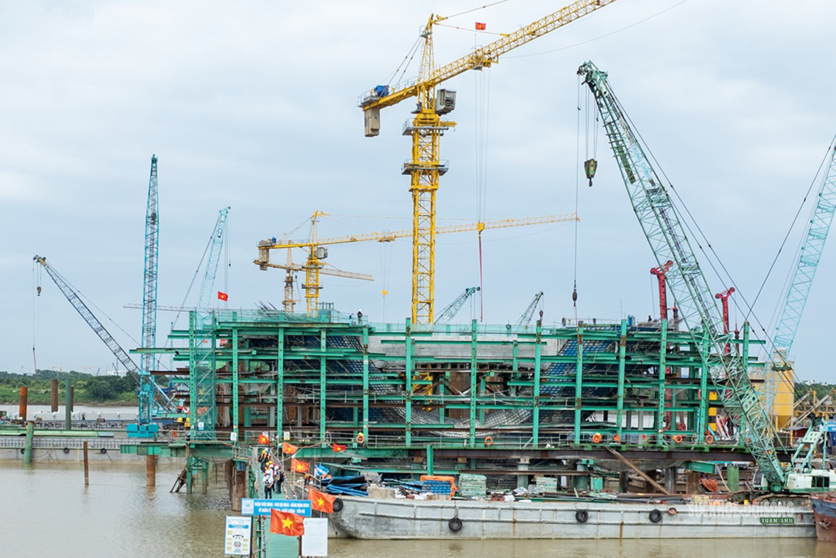 Cập Nhật Tiến Độ Thi Công Cầu Trần Hưng Đạo: Hơn 700 Công Nhân Làm Việc Liên Tục