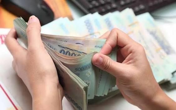 Trả lương không đúng hạn, doanh nghiệp sẽ bị phạt đến 100 triệu đồng từ hôm nay- Ảnh 2.