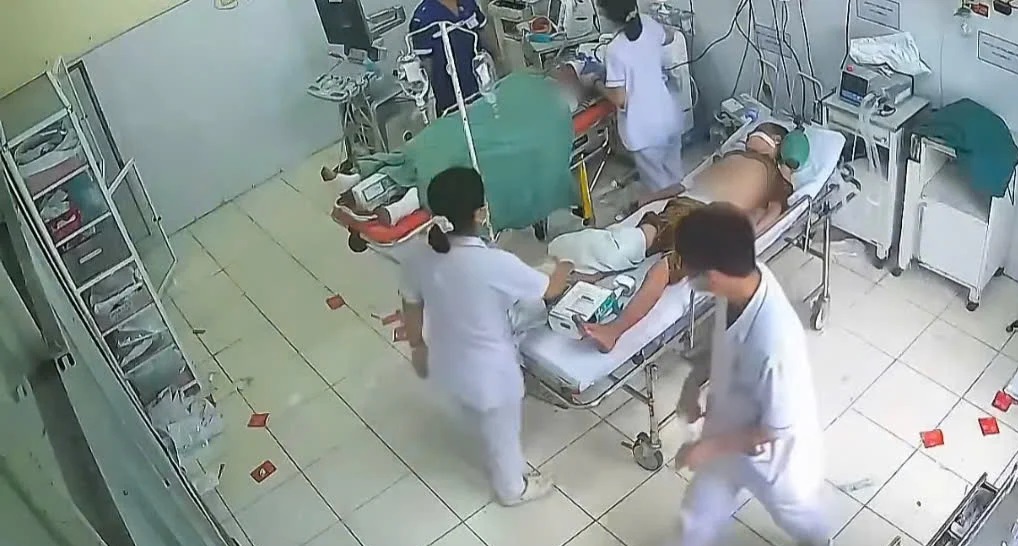 Cứu nạn trong vụ cháy nhà tại Khánh Hòa - Ảnh 1.