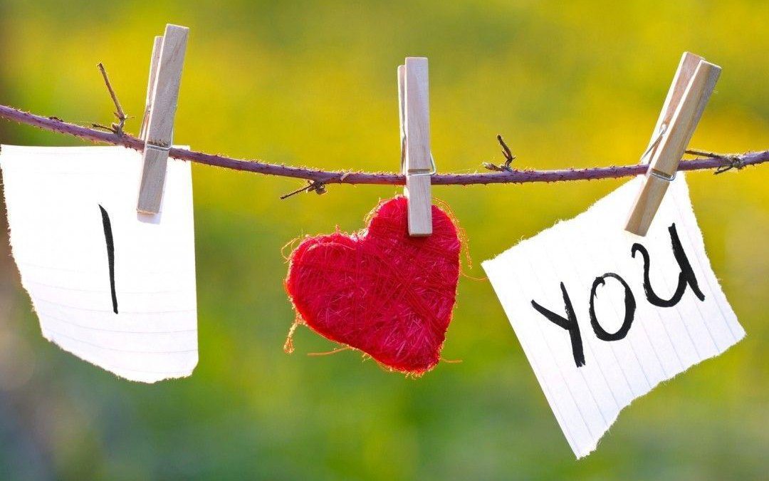 hinh-anh-i-love-you-16737449032701487201894-45-0-720-1080-crop-16737449094551118634466 9 ngôn ngữ cơ thể thường gặp khi yêu - Ảnh 2.
