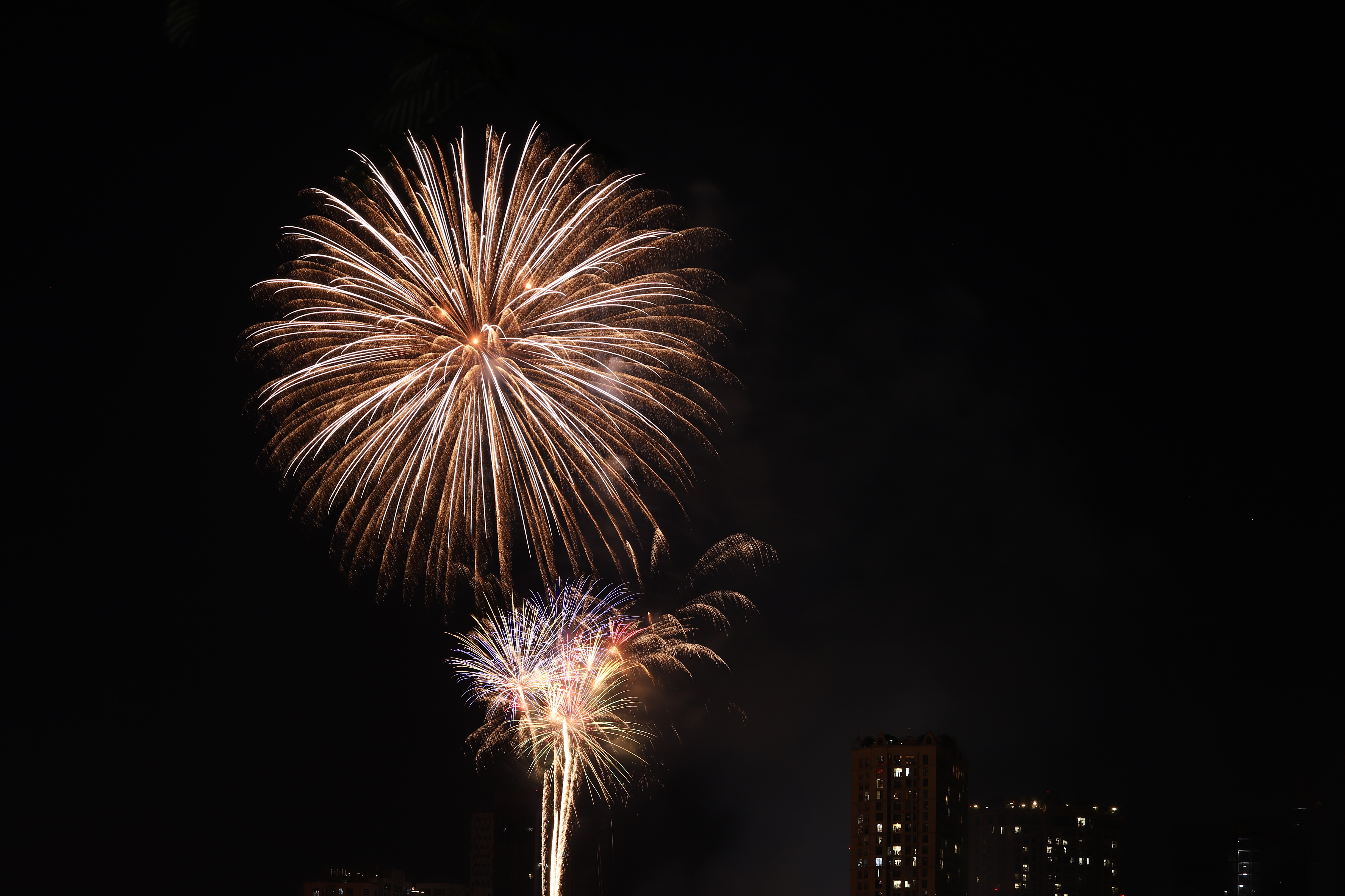 Khám Phá Màn Pháo Hoa Tại Hà Nội Nhân Dịp Quốc Khánh 2/9- Ảnh 3.