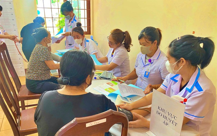 Kiểm tra sức khỏe đầu năm học: Từ một lần đến quản lý lâu dài- Ảnh 2.