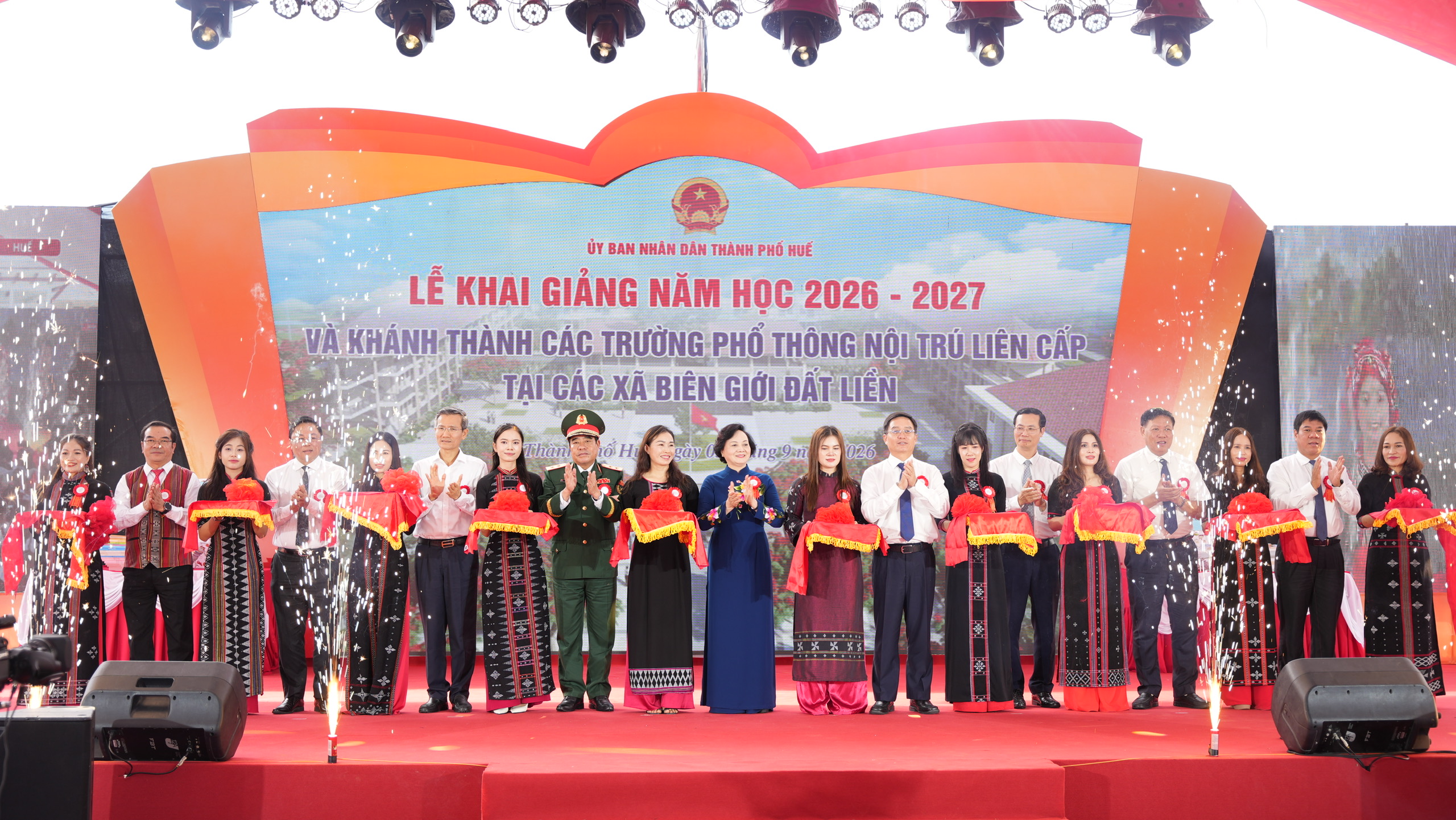 Khánh thành trường phổ thông nội trú liên cấp tại các xã biên giới ở Huế- Ảnh 2.