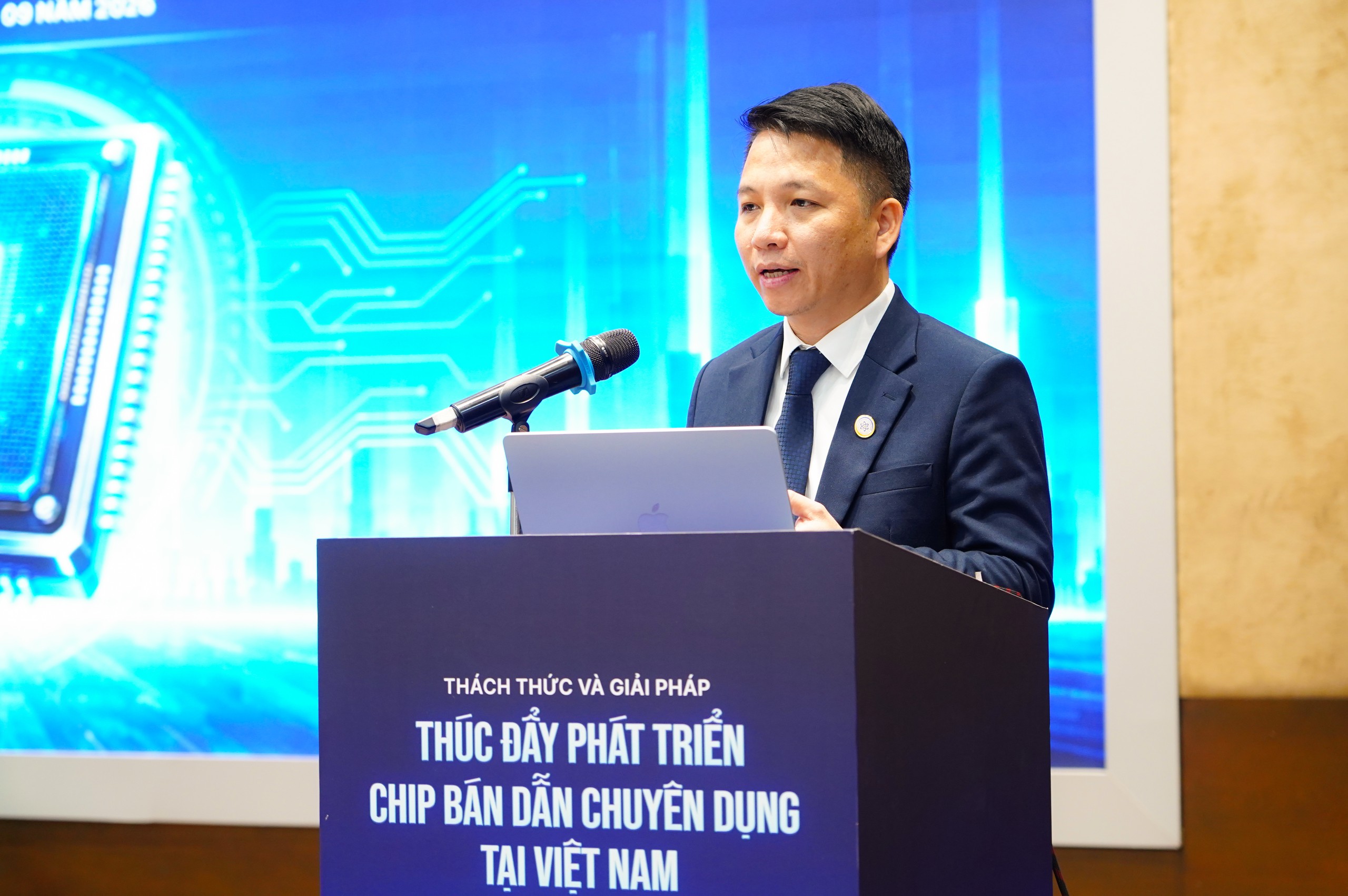 Lộ trình xây dựng năng lực cho chip bán dẫn chuyên dụng tại Việt Nam