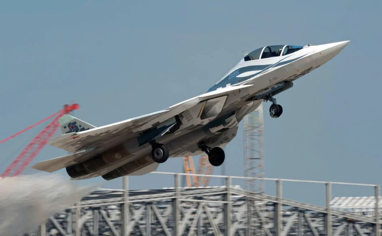 Nga hé lộ vai trò của tiêm kích Su-57D hai chỗ ngồi- Ảnh 1.