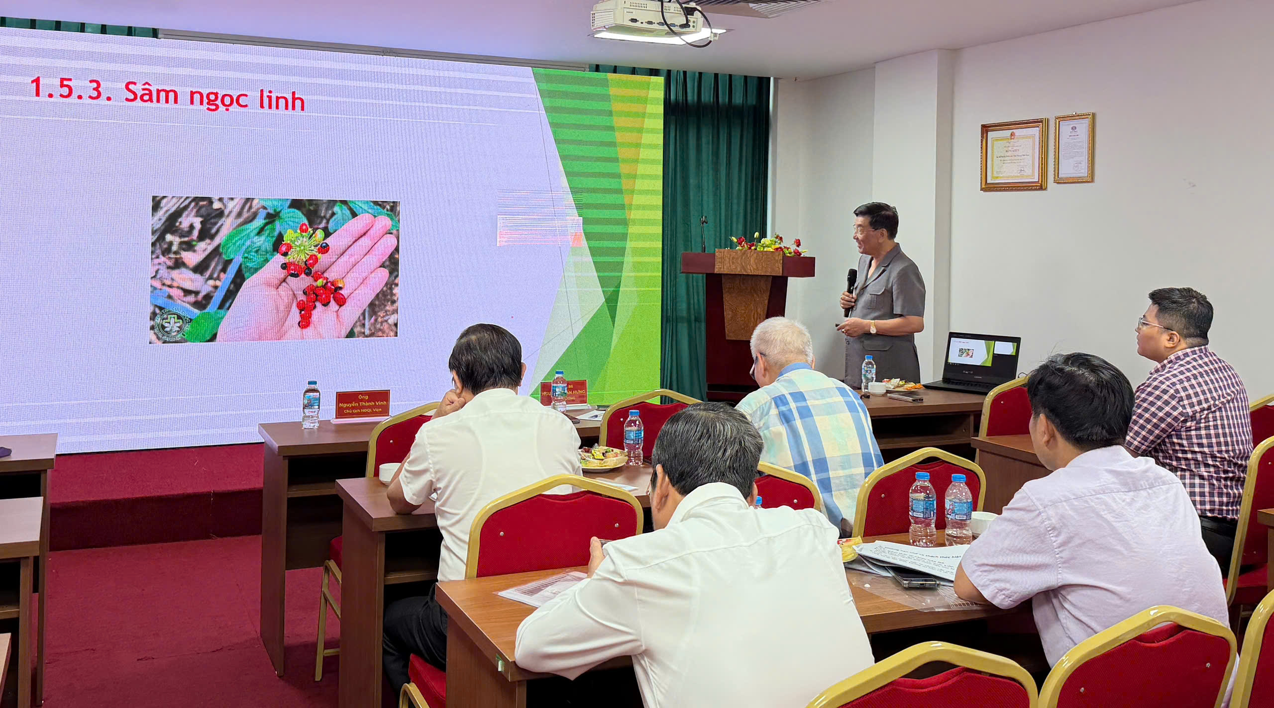 tri-vien-dong-y-1788531233355553141941 Cách nào phát triển dược liệu sạch, mở hướng nâng tầm giá trị y học cổ truyền? - Ảnh 2.