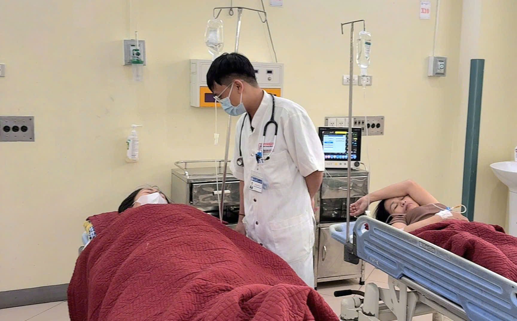 vu-nghi-ngo-doc-tai-cong-ty-1789186923578642157447 Vụ nghi ngộ độc tại Công ty Scavi Huế: Đảm bảo điều kiện cấp cứu, điều trị- Ảnh 3.