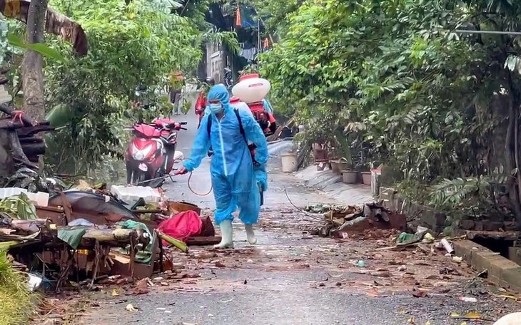 Phòng bệnh truyền nhiễm trong và sau mùa mưa lũ- Ảnh 1.